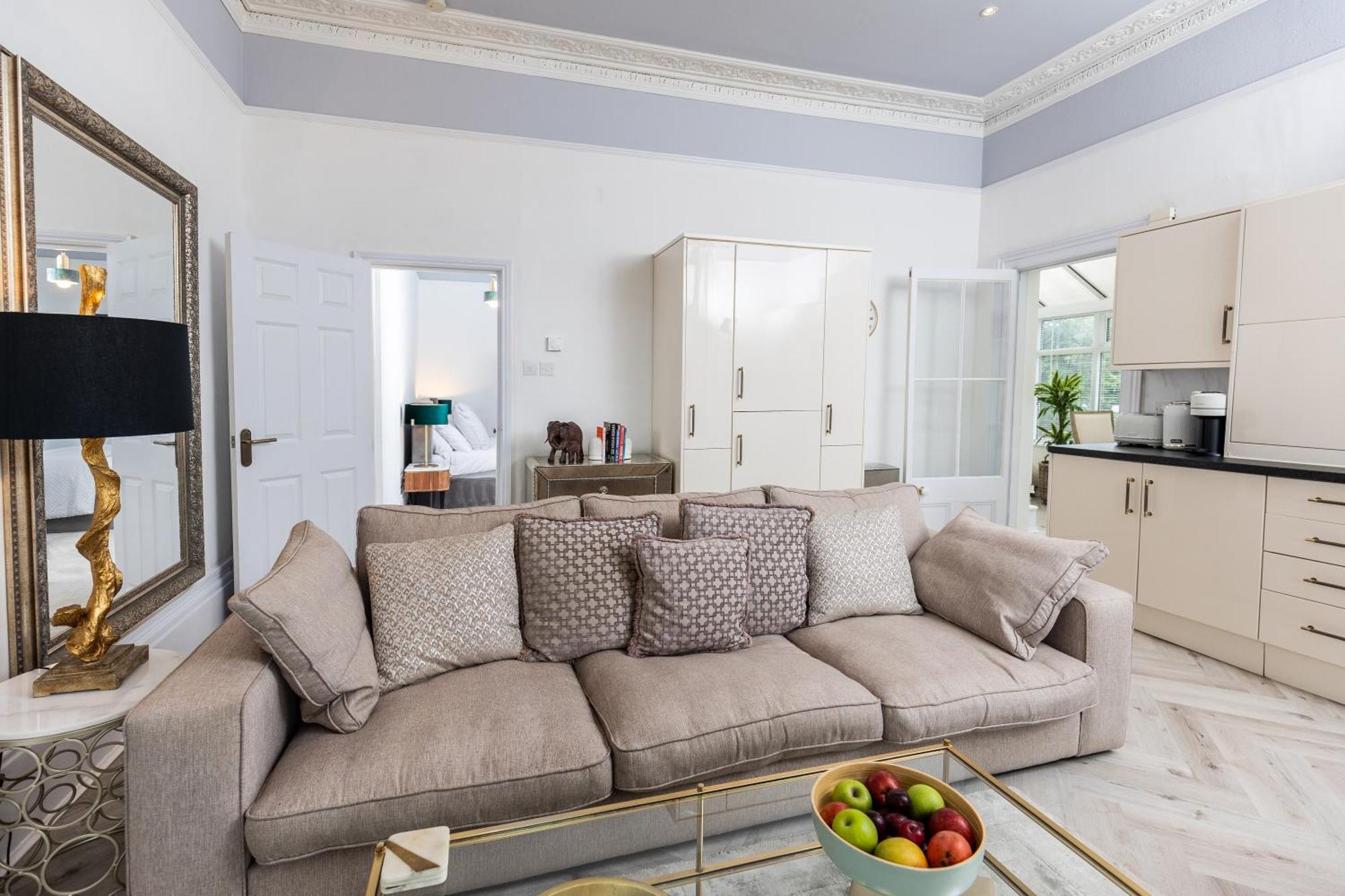 10 Sydenham - By Luxury Apartments Τσέλτενχαμ Εξωτερικό φωτογραφία