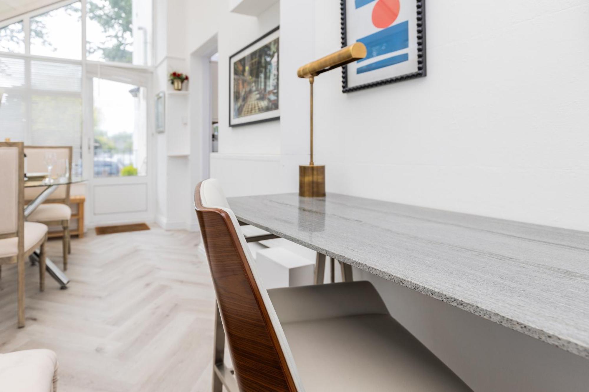 10 Sydenham - By Luxury Apartments Τσέλτενχαμ Εξωτερικό φωτογραφία